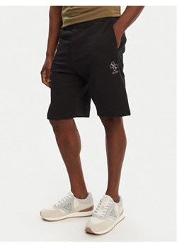 Guess Szorty sportowe M5GD10 KCN01 Czarny Regular Fit ze sklepu MODIVO w kategorii Spodenki męskie - zdjęcie 181108965