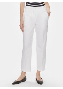 Tommy Hilfiger Chinosy WW0WW40504 Biały Straight Fit ze sklepu MODIVO w kategorii Spodnie damskie - zdjęcie 181109188