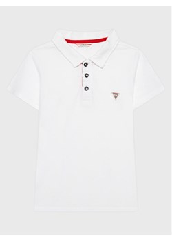 Guess Polo L2GP02 KAPY0 Biały Regular Fit ze sklepu MODIVO w kategorii T-shirty chłopięce - zdjęcie 181109717