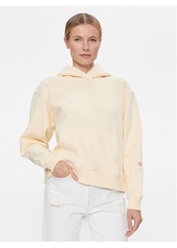 Calvin Klein Jeans Bluza Back Bold Monologo J20J222895 Żółty Relaxed Fit ze sklepu MODIVO w kategorii Bluzy damskie - zdjęcie 181109825