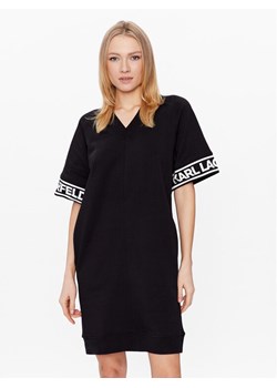KARL LAGERFELD Sukienka dzianinowa Logo 225W1356 Czarny Relaxed Fit ze sklepu MODIVO w kategorii Sukienki - zdjęcie 181110247
