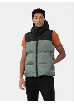 4F Kamizelka 4FAW23TVESM064 Khaki Regular Fit ze sklepu MODIVO w kategorii Kamizelki męskie - zdjęcie 181111256
