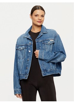 Calvin Klein Jeans Kurtka jeansowa J20J224546 Granatowy Boxy Fit - id: 0000304411953 - marki Calvin Klein - 181112039 Calvin Klein Jeans Kurtka jeansowa J20J224546 Granatowy Boxy Fit ze sklepu MODIVO w kategorii Kurtki damskie - zdjęcie 181112039