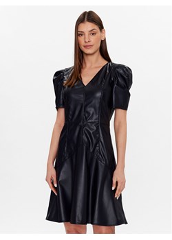 DKNY Sukienka z imitacji skóry DD2K4479 Granatowy Regular Fit ze sklepu MODIVO w kategorii Sukienki - zdjęcie 181113188