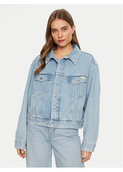 Calvin Klein Jeans Kurtka jeansowa J20J224548 Niebieski Boxy Fit ze sklepu MODIVO w kategorii Kurtki damskie - zdjęcie 181114125