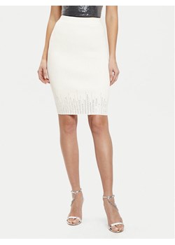 Guess Spódnica mini W5RD83 Z2Y50 Écru Slim Fit ze sklepu MODIVO w kategorii Spódnice - zdjęcie 181114847