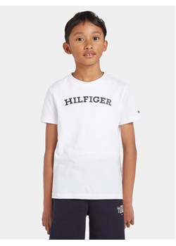 Tommy Hilfiger T-Shirt Arched KB0KB08333 D Biały Regular Fit ze sklepu MODIVO w kategorii T-shirty chłopięce - zdjęcie 181116898