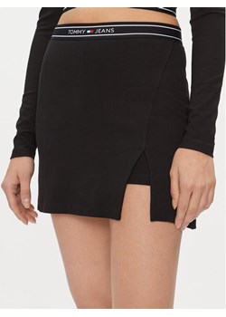 Tommy Jeans Spódnica mini DW0DW17436 Czarny Slim Fit ze sklepu MODIVO w kategorii Spódnice - zdjęcie 181117448