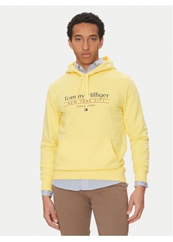 Tommy Hilfiger Bluza Center Stack MW0MW38672 Żółty Regular Fit ze sklepu MODIVO w kategorii Bluzy męskie - zdjęcie 181118257