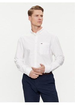 Tommy Jeans Koszula Oxford DM0DM18335 Biały Regular Fit ze sklepu MODIVO w kategorii Koszule męskie - zdjęcie 181119406