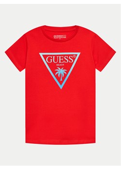 Guess T-Shirt L4GI33 J1311 Czerwony Regular Fit ze sklepu MODIVO w kategorii T-shirty chłopięce - zdjęcie 181119449