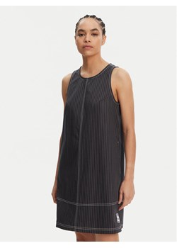 adidas Sukienka codzienna Allover Print JJ3143 Szary Regular Fit ze sklepu MODIVO w kategorii Sukienki - zdjęcie 181119576