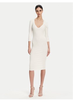 Elisabetta Franchi Sukienka dzianinowa AM-52B-51E2 Biały Slim Fit - id: 0000305004109 - marki Elisabetta Franchi - 181119699 Elisabetta Franchi Sukienka dzianinowa AM-52B-51E2 Biały Slim Fit ze sklepu MODIVO w kategorii Sukienki - zdjęcie 181119699