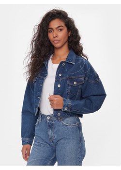 Pepe Jeans Kurtka jeansowa Foxley Logo PL402329 Niebieski Oversize ze sklepu MODIVO w kategorii Kurtki damskie - zdjęcie 181120199
