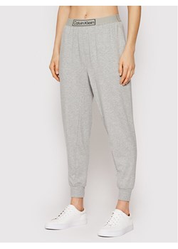 Calvin Klein Underwear Spodnie piżamowe 000QS6802E Szary Regular Fit ze sklepu MODIVO w kategorii Piżamy damskie - zdjęcie 181121298