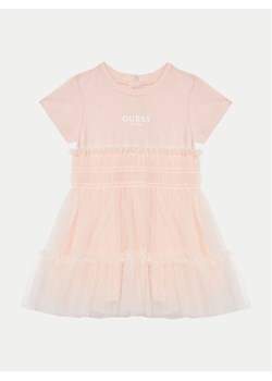 Guess Sukienka codzienna A5RK19 K6YW0 Różowy Regular Fit ze sklepu MODIVO w kategorii Sukienki niemowlęce - zdjęcie 181121387