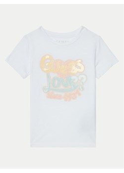 Guess T-Shirt K5RI06 K6YW4 Biały Regular Fit ze sklepu MODIVO w kategorii T-shirty chłopięce - zdjęcie 181121469