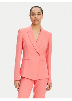 Patrizia Pepe Marynarka 2S1528 A411 R854 Koralowy Regular Fit ze sklepu MODIVO w kategorii Marynarki damskie - zdjęcie 181121635