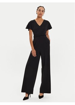Calvin Klein Kombinezon K20K208335 Czarny Regular Fit ze sklepu MODIVO w kategorii Kombinezony damskie - zdjęcie 181121965