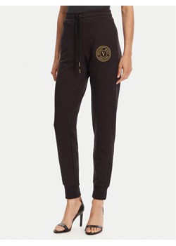 Versace Jeans Couture Spodnie dresowe 78HAAT00 Czarny Regular Fit ze sklepu MODIVO w kategorii Spodnie damskie - zdjęcie 181122177