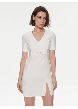 TWINSET Sukienka koktajlowa 241TP2275 Écru Regular Fit ze sklepu MODIVO w kategorii Sukienki - zdjęcie 181123746