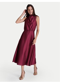 Swing Sukienka koktajlowa 5AI13700 Bordowy Regular Fit ze sklepu MODIVO w kategorii Sukienki - zdjęcie 181123856