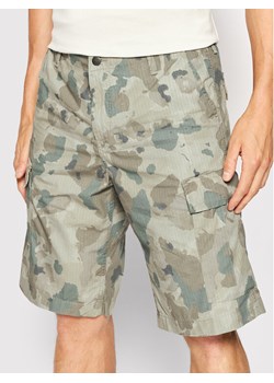 Carhartt WIP Szorty materiałowe Cargo I015999 Zielony Regular Fit ze sklepu MODIVO w kategorii Spodenki męskie - zdjęcie 181124537