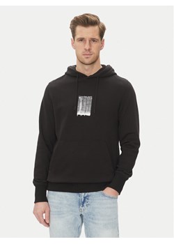 Calvin Klein Jeans Bluza Brush Stroke J30J327525 Czarny Regular Fit ze sklepu MODIVO w kategorii Bluzy męskie - zdjęcie 181124857