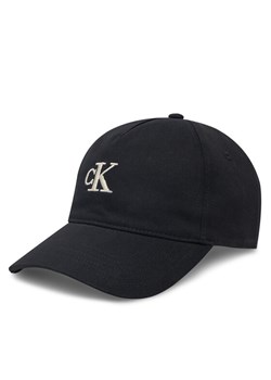 Calvin Klein Jeans Czapka z daszkiem Embroidered Monogram Cap LV04K5024G Czarny ze sklepu MODIVO w kategorii Czapki z daszkiem damskie - zdjęcie 181124986