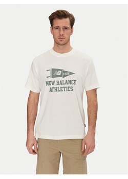 New Balance T-Shirt MT51924 Biały Relaxed Fit ze sklepu MODIVO w kategorii T-shirty męskie - zdjęcie 181125325