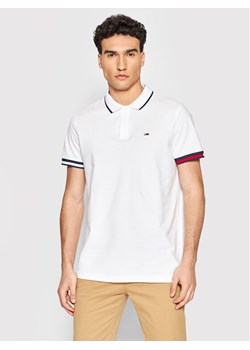 Tommy Jeans Polo Flag DM0DM12963 Biały Regular Fit ze sklepu MODIVO w kategorii T-shirty męskie - zdjęcie 181126849