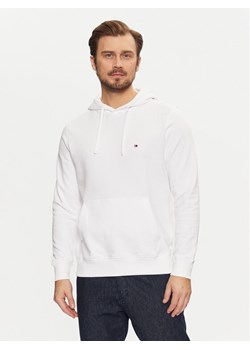Tommy Hilfiger Bluza Essential MW0MW37235 Biały Regular Fit ze sklepu MODIVO w kategorii Bluzy męskie - zdjęcie 181127936