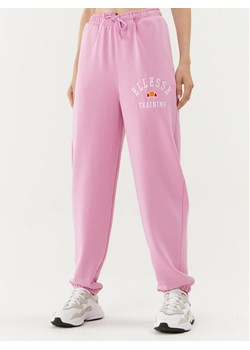 Ellesse Spodnie dresowe SGP15913 Różowy Regular Fit ze sklepu MODIVO w kategorii Spodnie damskie - zdjęcie 181128277