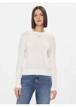 Tommy Jeans Sweter Essential DW0DW17254 Biały Regular Fit ze sklepu MODIVO w kategorii Swetry damskie - zdjęcie 181128668