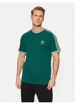 adidas T-Shirt adicolor Classics 3-Stripes JN7017 Zielony Slim Fit ze sklepu MODIVO w kategorii T-shirty męskie - zdjęcie 181129568