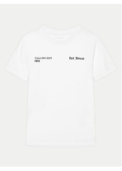 Calvin Klein Jeans T-Shirt IB0IB02236 Biały Regular Fit ze sklepu MODIVO w kategorii Bluzki dziewczęce - zdjęcie 181129837