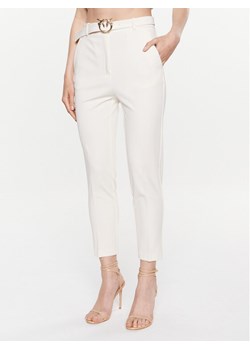 Pinko Spodnie materiałowe 100309 A0KD Écru Regular Fit ze sklepu MODIVO w kategorii Spodnie damskie - zdjęcie 181129896