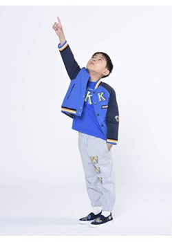 Kenzo Kids Spodnie dresowe K24289 S Szary Regular Fit ze sklepu MODIVO w kategorii Spodnie chłopięce - zdjęcie 181131485