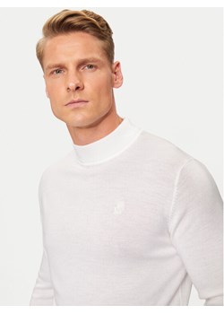 KARL LAGERFELD Golf 655002 544399 Biały Regular Fit ze sklepu MODIVO w kategorii Swetry męskie - zdjęcie 181133318