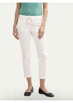Tom Tailor Spodnie materiałowe 1040963 Biały Tapered Fit ze sklepu MODIVO w kategorii Spodnie damskie - zdjęcie 181133905