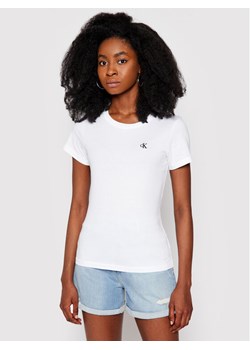 Calvin Klein Jeans T-Shirt J20J212883 Biały Slim Fit ze sklepu MODIVO w kategorii Bluzki damskie - zdjęcie 181134166