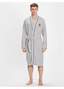 Tommy Hilfiger Szlafrok UM0UM02840 Szary Regular Fit ze sklepu MODIVO w kategorii Szlafroki męskie - zdjęcie 181134399