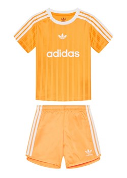 adidas Komplet t-shirt i spodenki Football JC6589 Żółty Regular Fit ze sklepu MODIVO w kategorii Komplety niemowlęce - zdjęcie 181134935