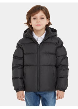 Tommy Hilfiger Kurtka zimowa Essential KB0KB08341 D Czarny Regular Fit ze sklepu MODIVO w kategorii Kurtki chłopięce - zdjęcie 181135277