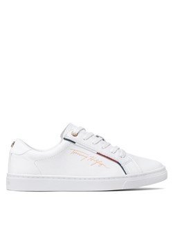 Tommy Hilfiger Sneakersy Signature Sneaker FW0FW06322 Biały ze sklepu MODIVO w kategorii Buty sportowe damskie - zdjęcie 181135379
