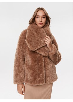 Guess Futro W3BL76 WEYQ0 Brązowy Regular Fit ze sklepu MODIVO w kategorii Futra damskie - zdjęcie 181135517