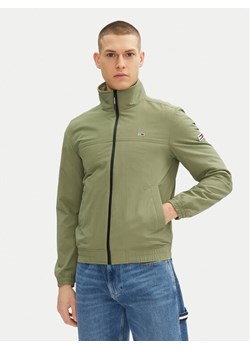 Tommy Jeans Kurtka przejściowa Essential Casual DM0DM15382 Zielony Regular Fit ze sklepu MODIVO w kategorii Kurtki męskie - zdjęcie 181136589