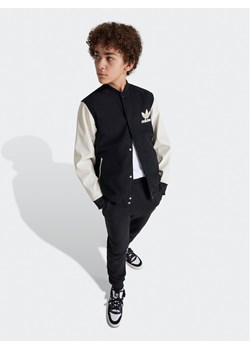 adidas Kurtka bomber adicolor IY7505 Czarny Regular Fit ze sklepu MODIVO w kategorii Kurtki chłopięce - zdjęcie 181136855