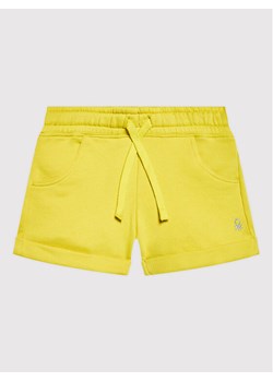 United Colors Of Benetton Szorty sportowe 3J68I0973 Żółty Regular Fit ze sklepu MODIVO w kategorii Spodenki dziewczęce - zdjęcie 181137899
