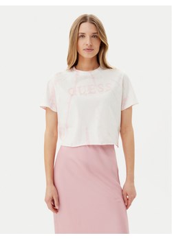 Guess T-Shirt V5GI19 I3Z14 Różowy Regular Fit ze sklepu MODIVO w kategorii Bluzki damskie - zdjęcie 181138457